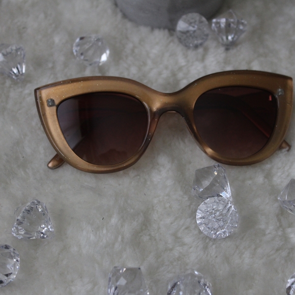 Sunglasses - Picture 3 of 3